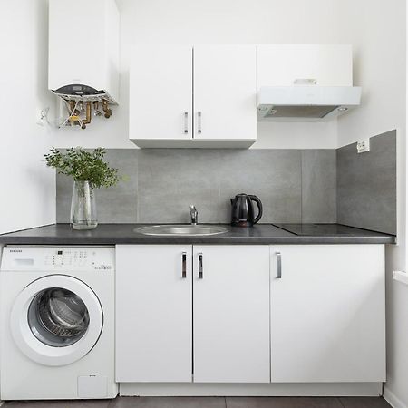 1-Bedroom Apartment With Balcony - Dluga 65 クラクフ エクステリア 写真