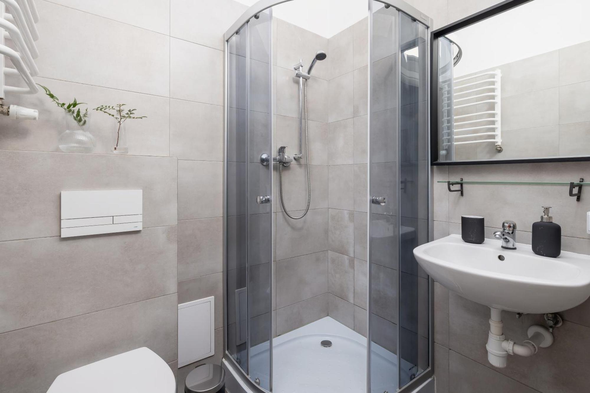 1-Bedroom Apartment With Balcony - Dluga 65 クラクフ エクステリア 写真